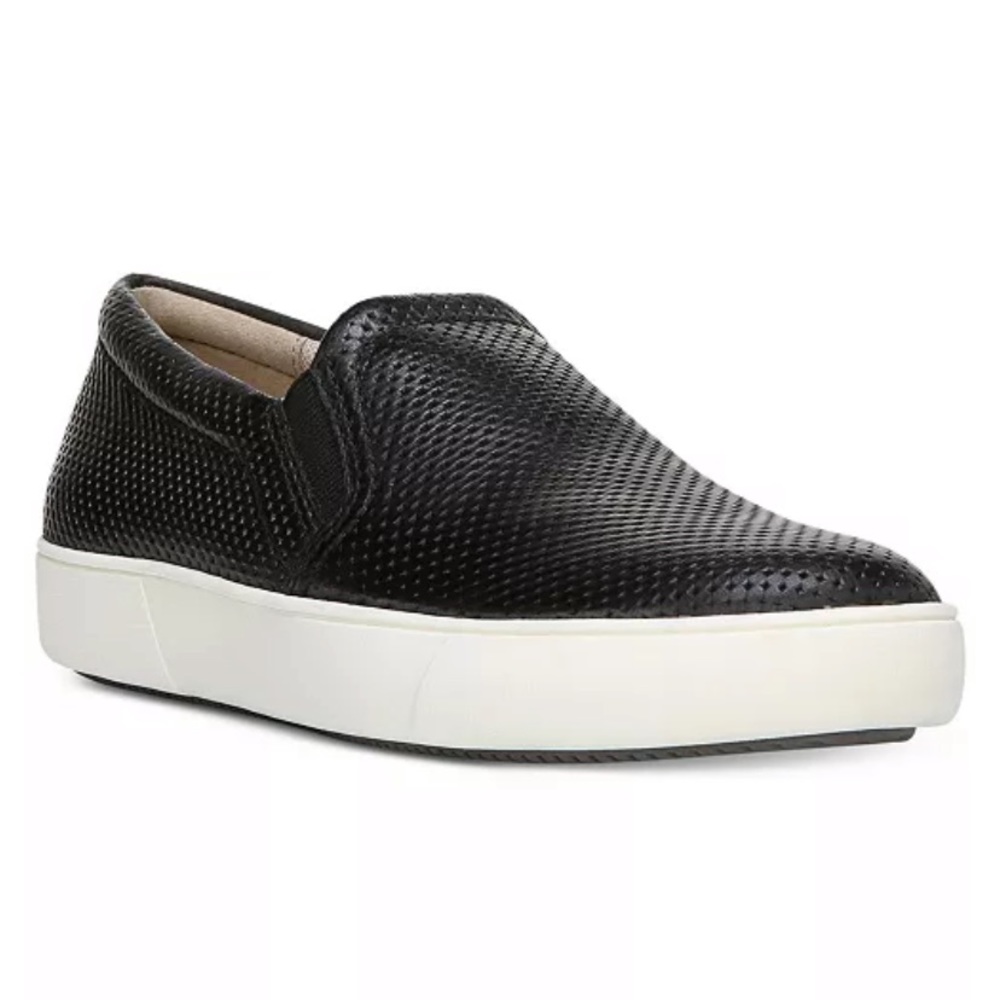 Black slip-on Marianne sneakers by Naturalizer